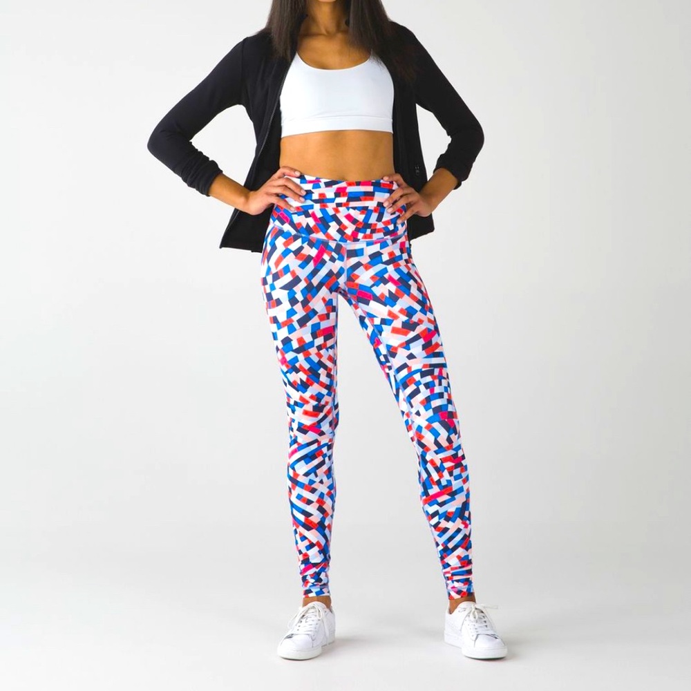 NWT lululemon hi-rise Wunder Unders: limited edition Capoaira print - size 6